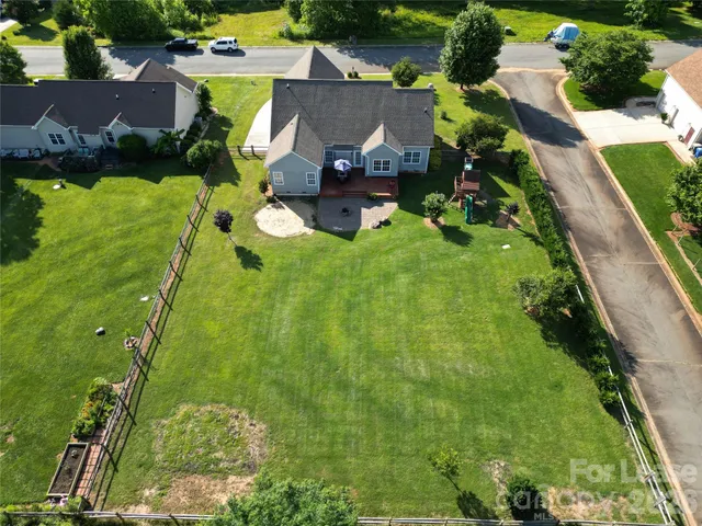 $2,300 | 141 Logan Ridge Drive, Statesville, NC 28677