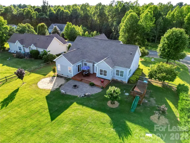 $2,300 | 141 Logan Ridge Drive, Statesville, NC 28677
