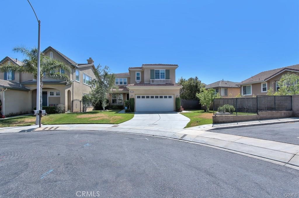 11516 Venezia Way Porter Ranch, CA 91326 - Photo 5 of 35 a house with outdoor space