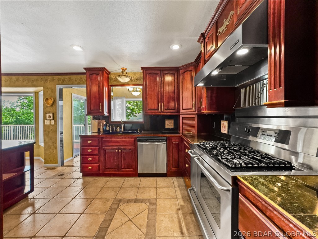 2209 Standing Rock Road Camdenton, MO 65020 - Photo 17 of 70 Kitchen