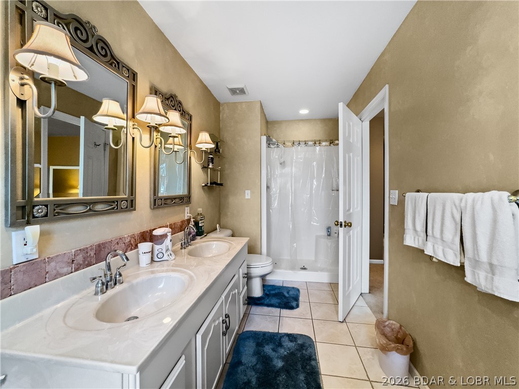 2209 Standing Rock Road Camdenton, MO 65020 - Photo 34 of 70 Master Bath