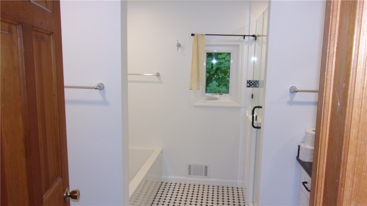 5028 Lake Road Avon, NY 14414 - Photo 12 of 31 Gallery Image 12