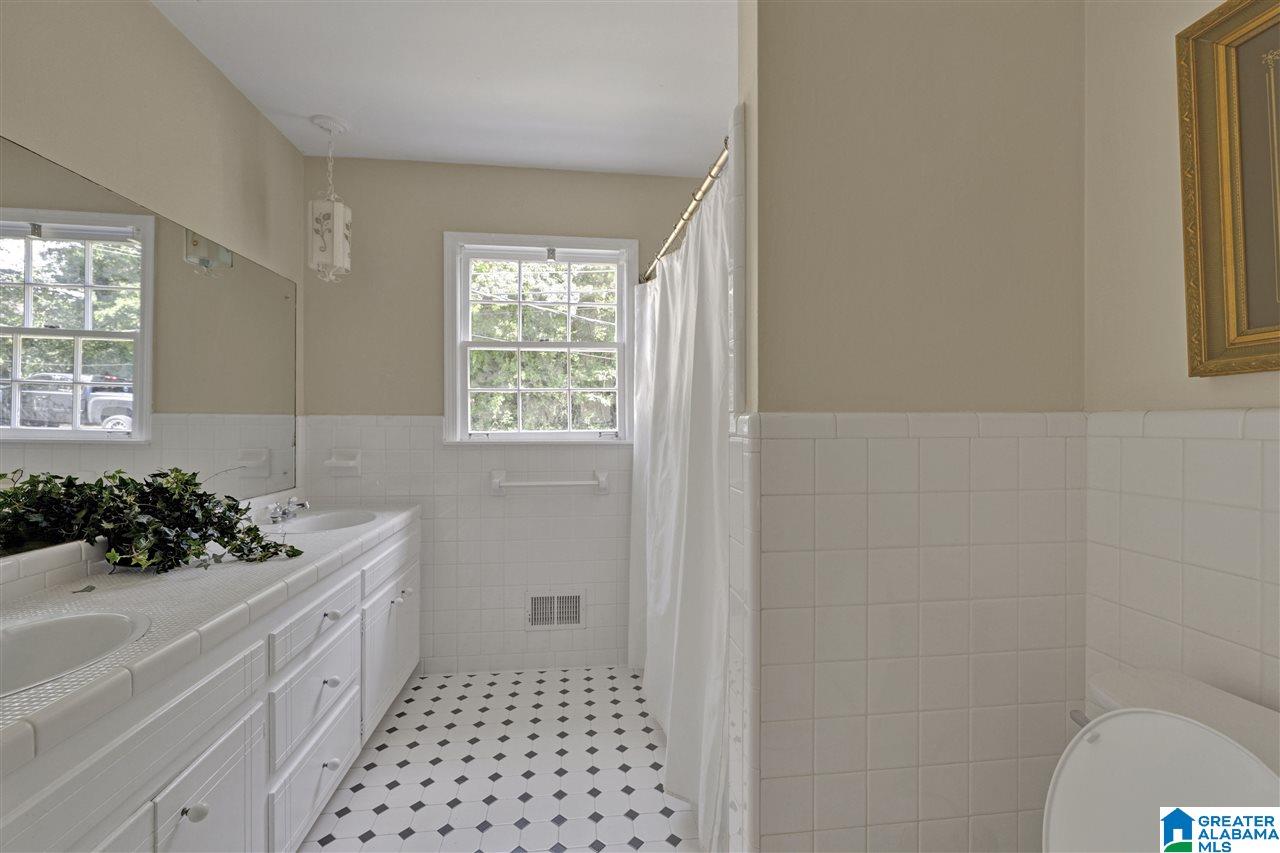 3835 Rock Ridge Road Birmingham, AL 35210 - Photo 8 of 16