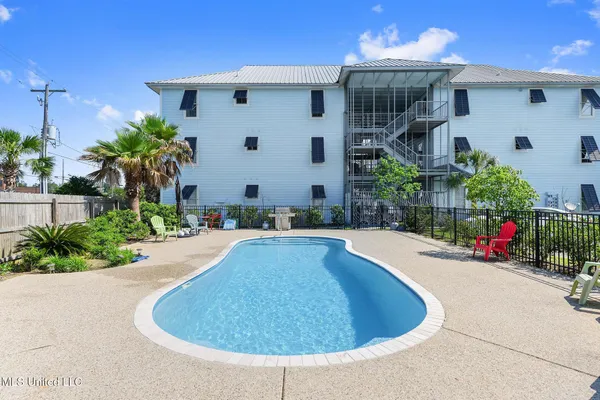 $299,000 | 699 Dunbar Avenue, Unit 302, Bay St. Louis, MS 39520
