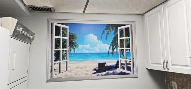 $2,050 | 10086 Northwest 6th Street, Unit 101, Pembroke Pines, FL 33024