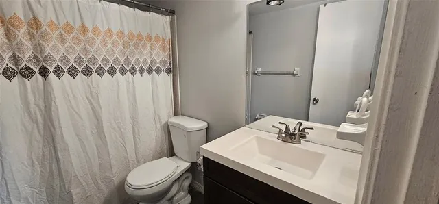 $2,050 | 10086 Northwest 6th Street, Unit 101, Pembroke Pines, FL 33024