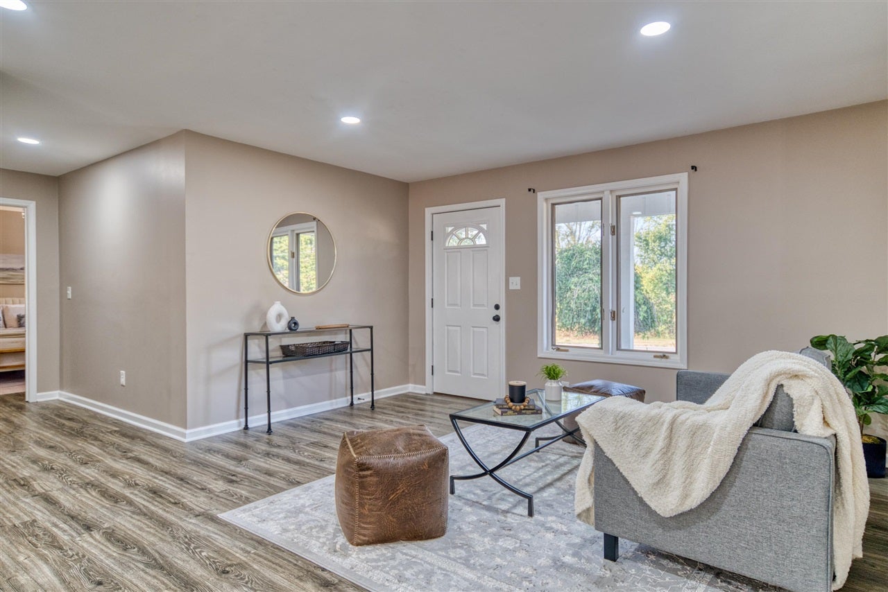 2398 Lewisburg Road Russellville, KY 42276 - Photo 4 of 28 Gallery Image 4
