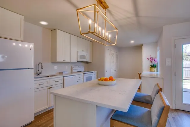 $3,000 | 5473 Anita Street, Dallas, TX 75206