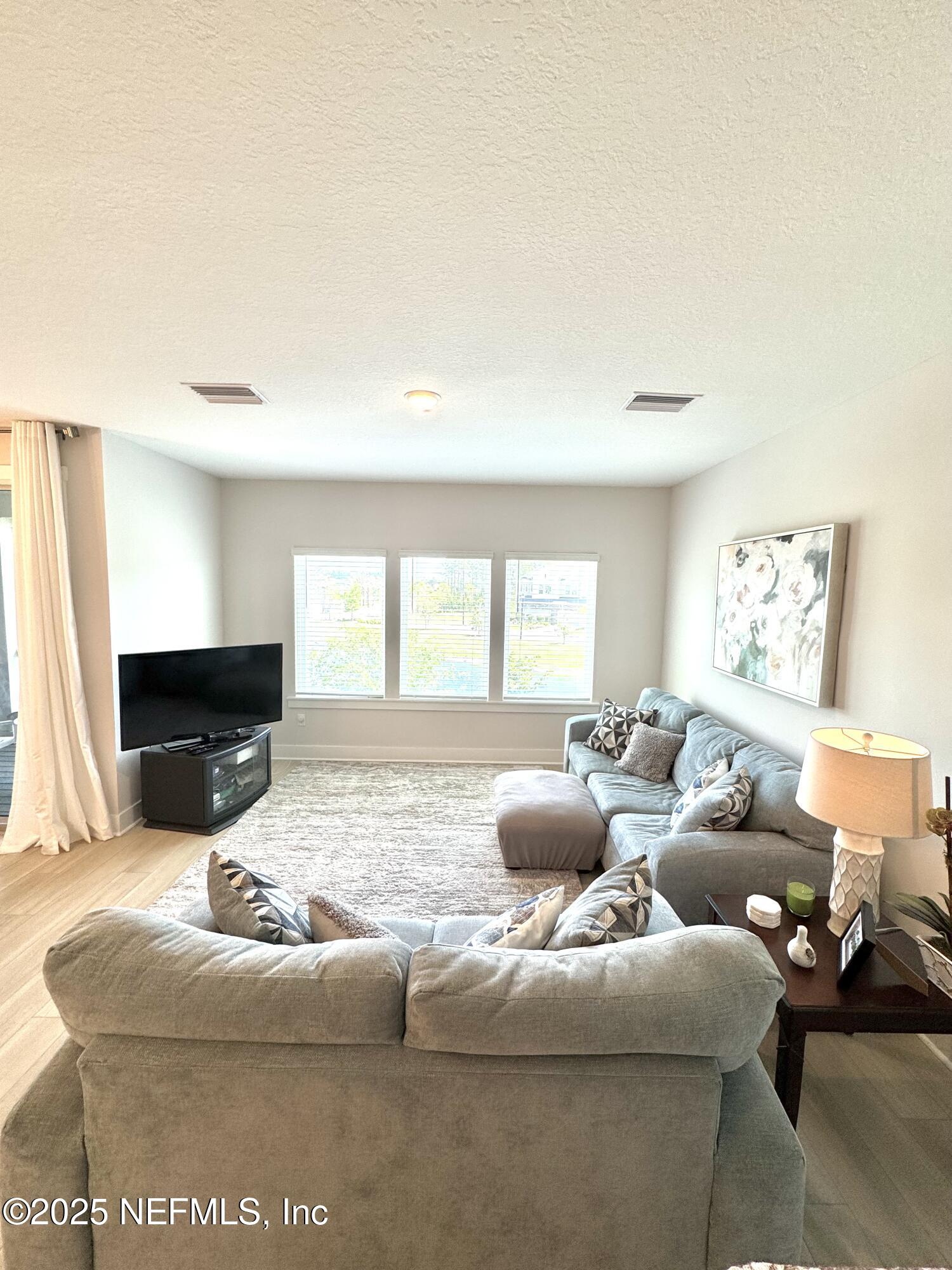 9860 Element Road Jacksonville, FL 32256 - Photo 16 of 35 Living Area