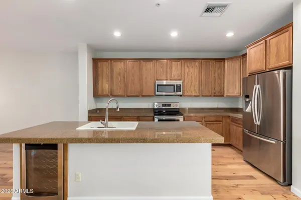 $410,000 | 10655 North 9th Street, Unit 213, Phoenix, AZ 85020