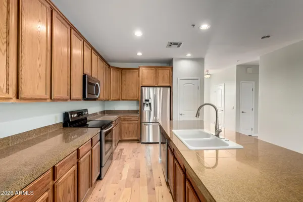 $410,000 | 10655 North 9th Street, Unit 213, Phoenix, AZ 85020