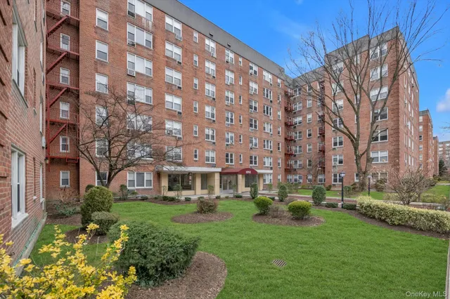 $349,000 | 1 Sadore Lane, Unit 7Y, Yonkers, NY 10710