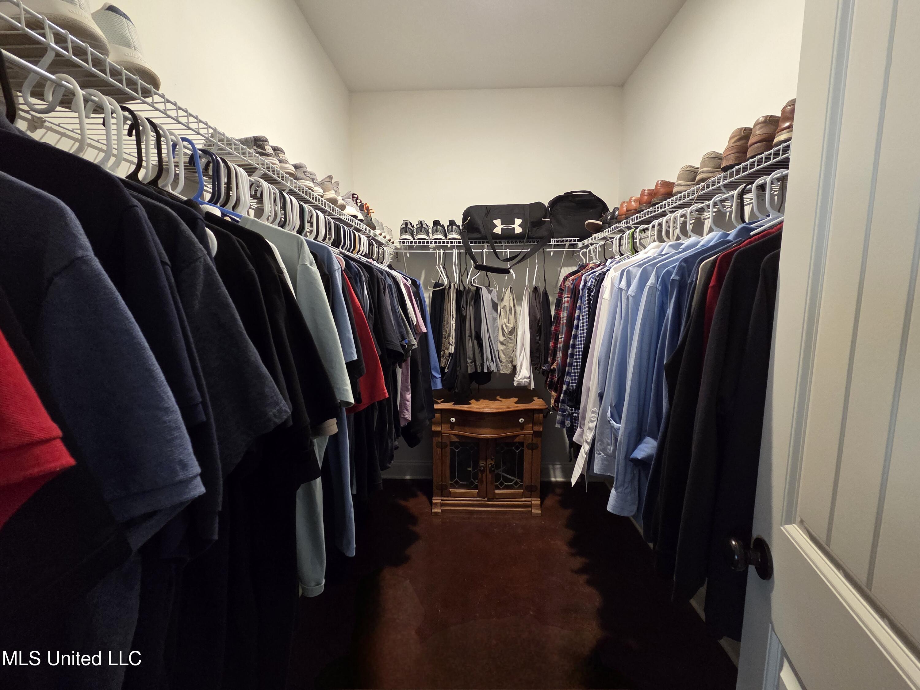 305 Flagstone Drive Brandon, MS 39042 - Photo 13 of 29 Primary closet