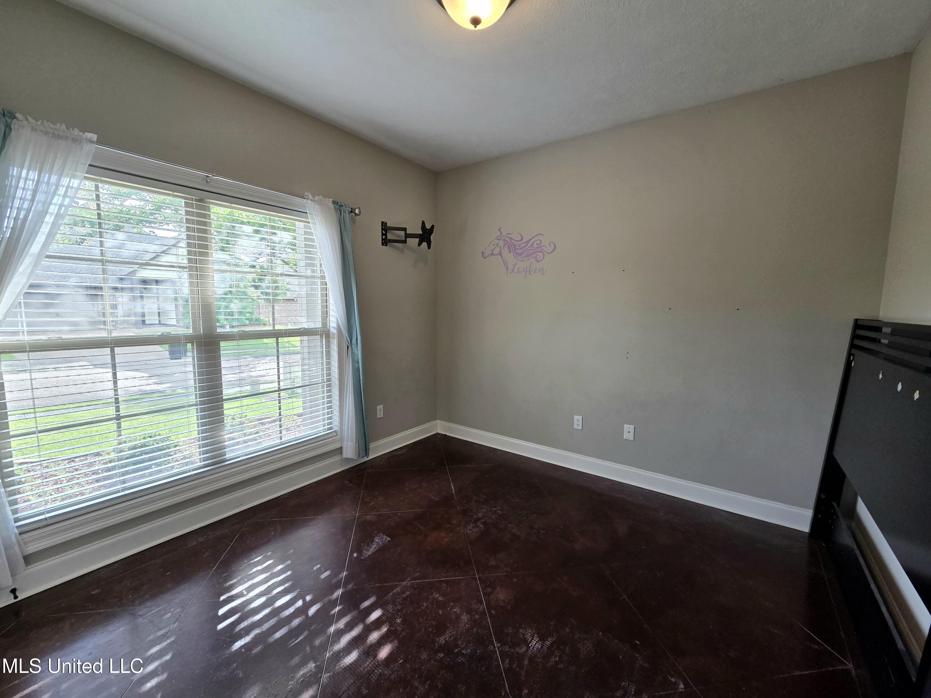 305 Flagstone Drive Brandon, MS 39042 - Photo 20 of 29 Guest bedroom 1