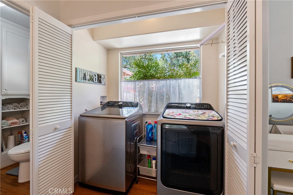 7215 San Gabriel Road Atascadero, CA 93422 - Photo 37 of 74 a kitchen with a stove and a window