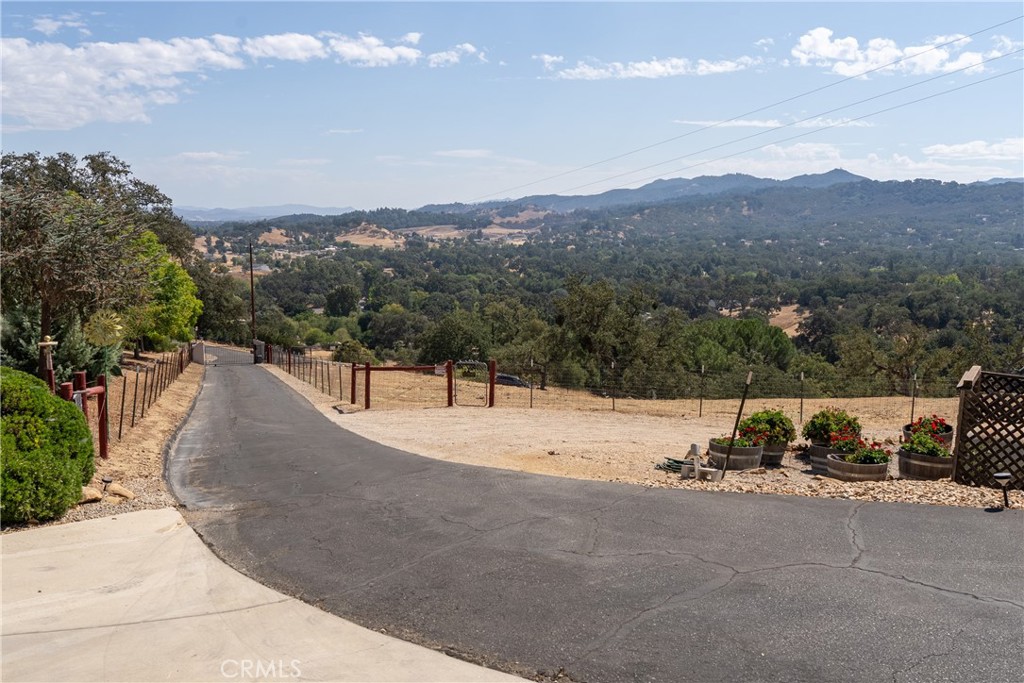 7215 San Gabriel Road Atascadero, CA 93422 - Photo 4 of 74 At the top of the driveway, we look back to catch our first glimpse of the marvelous view.