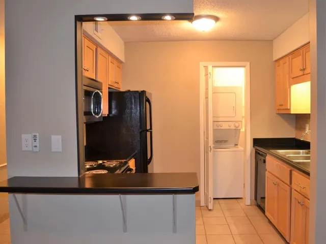 $1,150,000 | 4143-4157 Roanoke Road, Kansas City, MO 64111