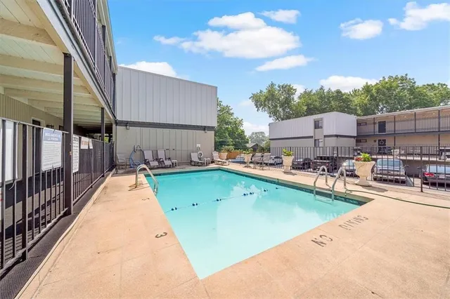 $1,150,000 | 4143-4157 Roanoke Road, Kansas City, MO 64111