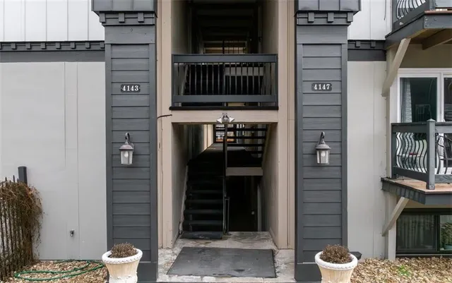 $1,150,000 | 4143-4157 Roanoke Road, Kansas City, MO 64111