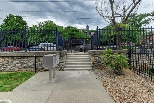 $1,150,000 | 4143-4157 Roanoke Road, Kansas City, MO 64111