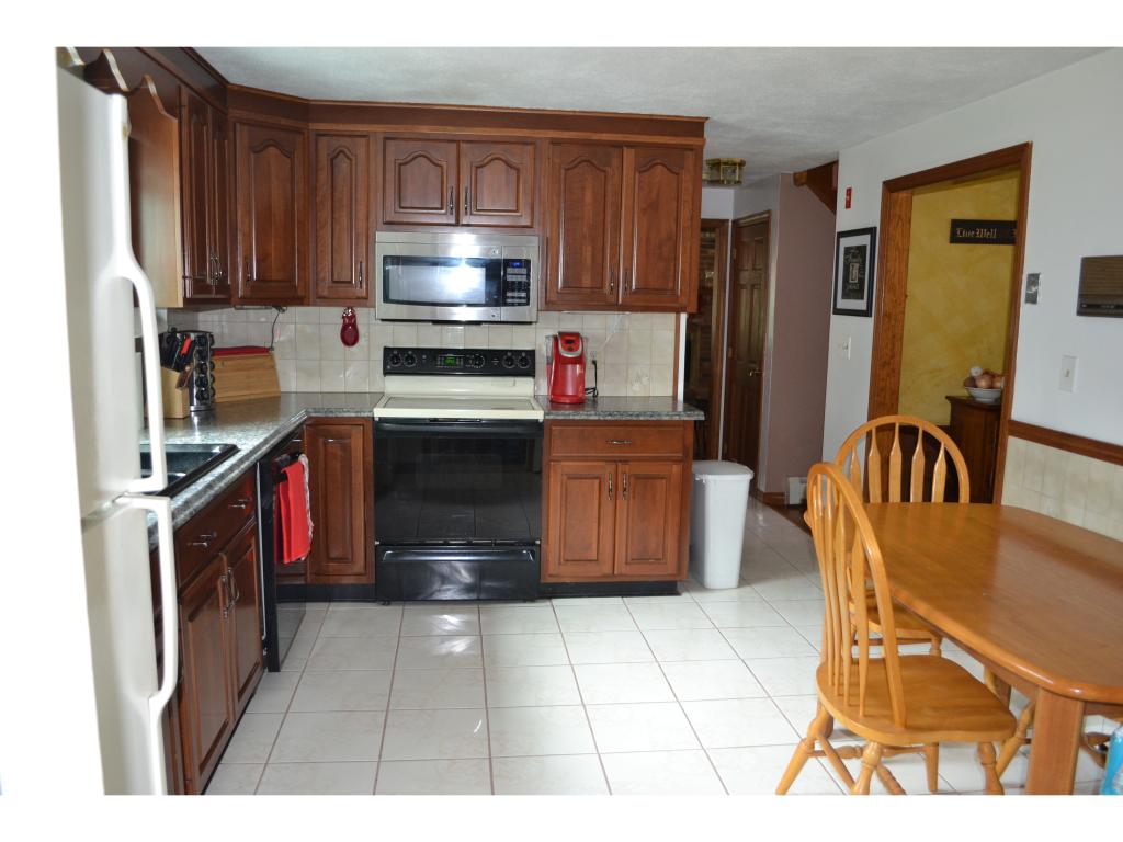 43 Floyd Road Derry, NH 03038 - Photo 15 of 24
