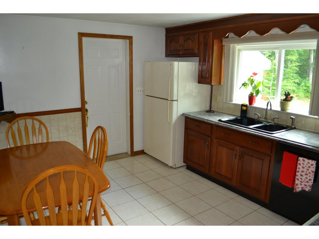 43 Floyd Road Derry, NH 03038 - Photo 16 of 24
