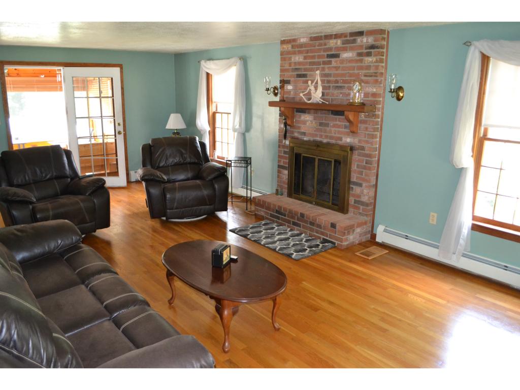 43 Floyd Road Derry, NH 03038 - Photo 8 of 24