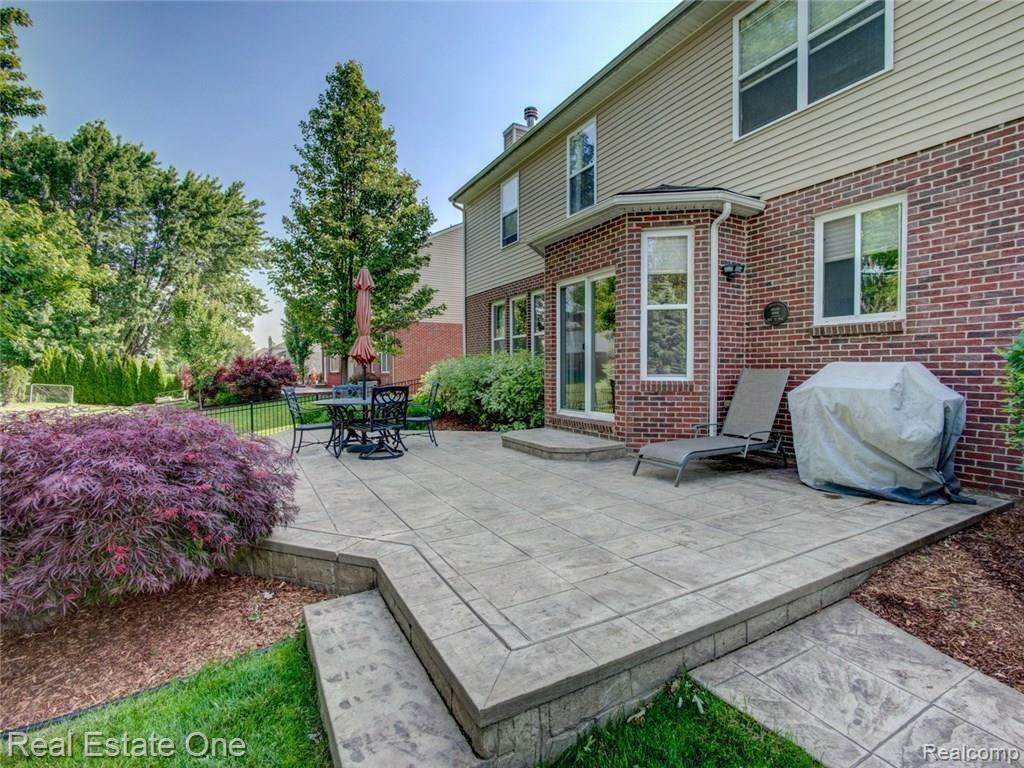 3428 Talbert Circle Rochester Hills, MI 48307 - Photo 6 of 47