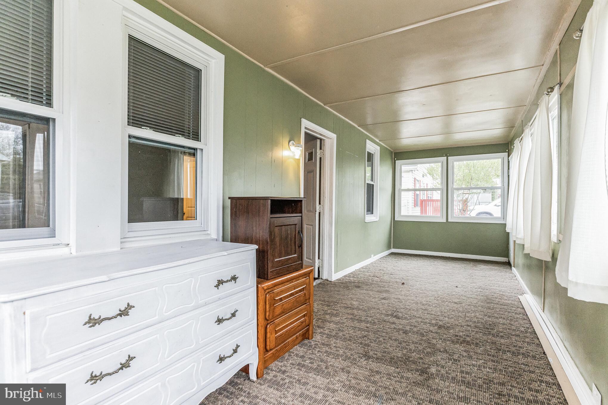 528 Sycamore Avenue Croydon, PA 19021 - Photo 4 of 25