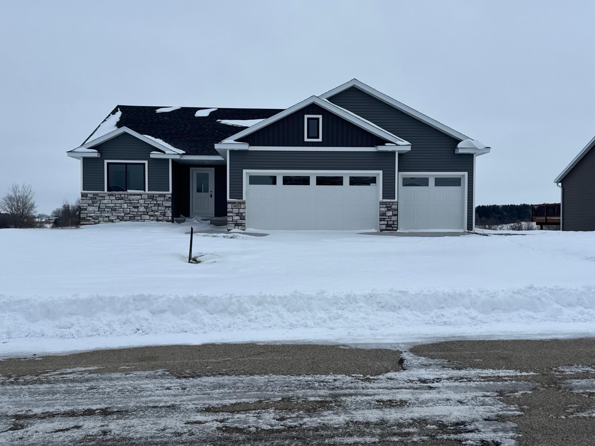 903 7th Avenue Wanamingo, MN 55983 - Photo 3 of 46