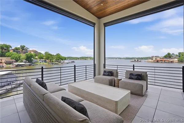 $4,900,000 | 125 McLaren Drive, Sunrise Beach, MO 65079