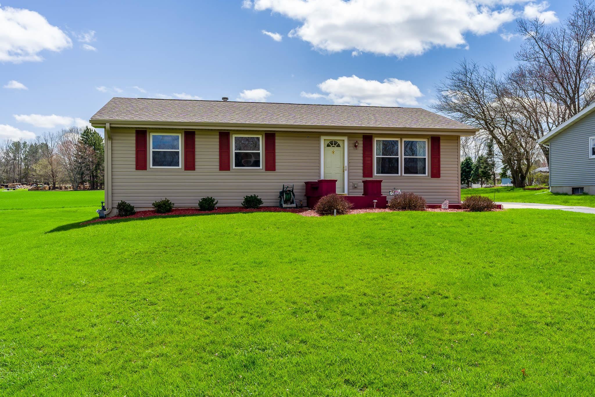 609 Mallard Road Winnebago, IL 61088 - Photo 3 of 38 Gallery Image 3