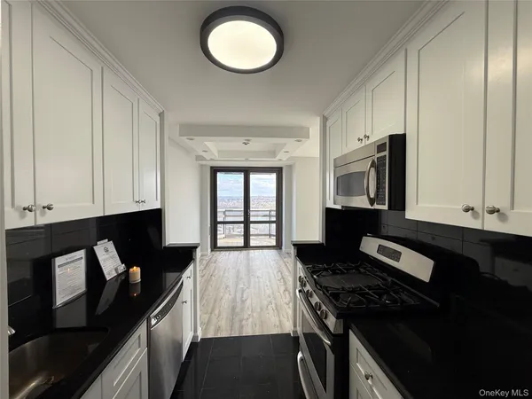 $1,168,000 | 11201 Queens Boulevard, Unit 18B | Forest Hills