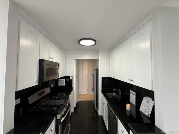 $1,168,000 | 11201 Queens Boulevard, Unit 18B | Forest Hills