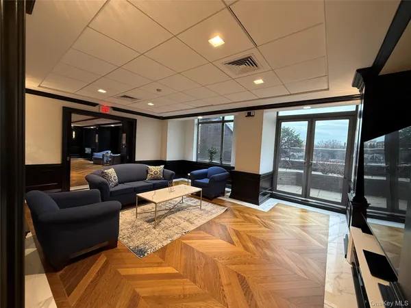 $1,168,000 | 11201 Queens Boulevard, Unit 18B | Forest Hills