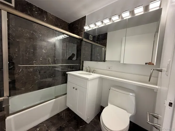 $1,168,000 | 11201 Queens Boulevard, Unit 18B | Forest Hills