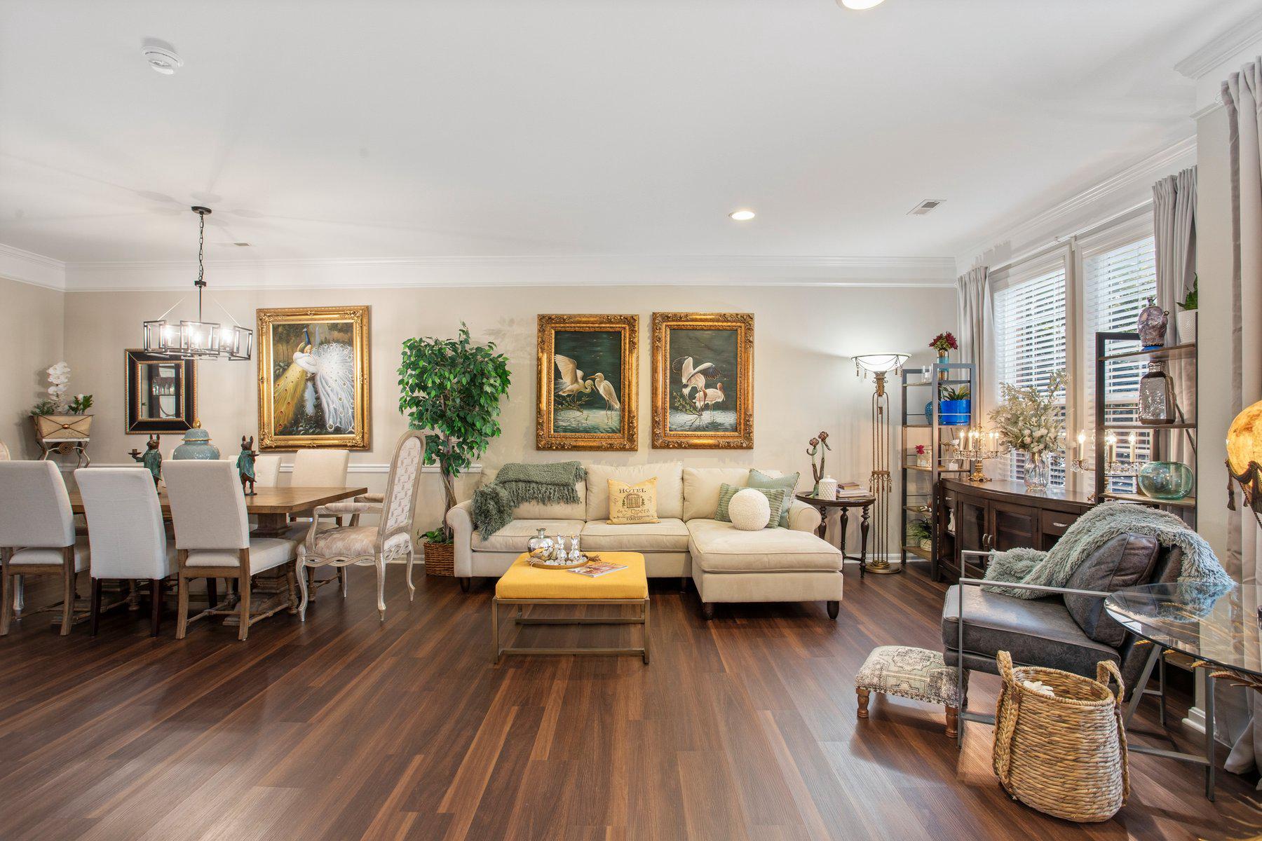 19466 Front Street Leesburg, VA 20176 - Photo 6 of 34 Elegant living space.