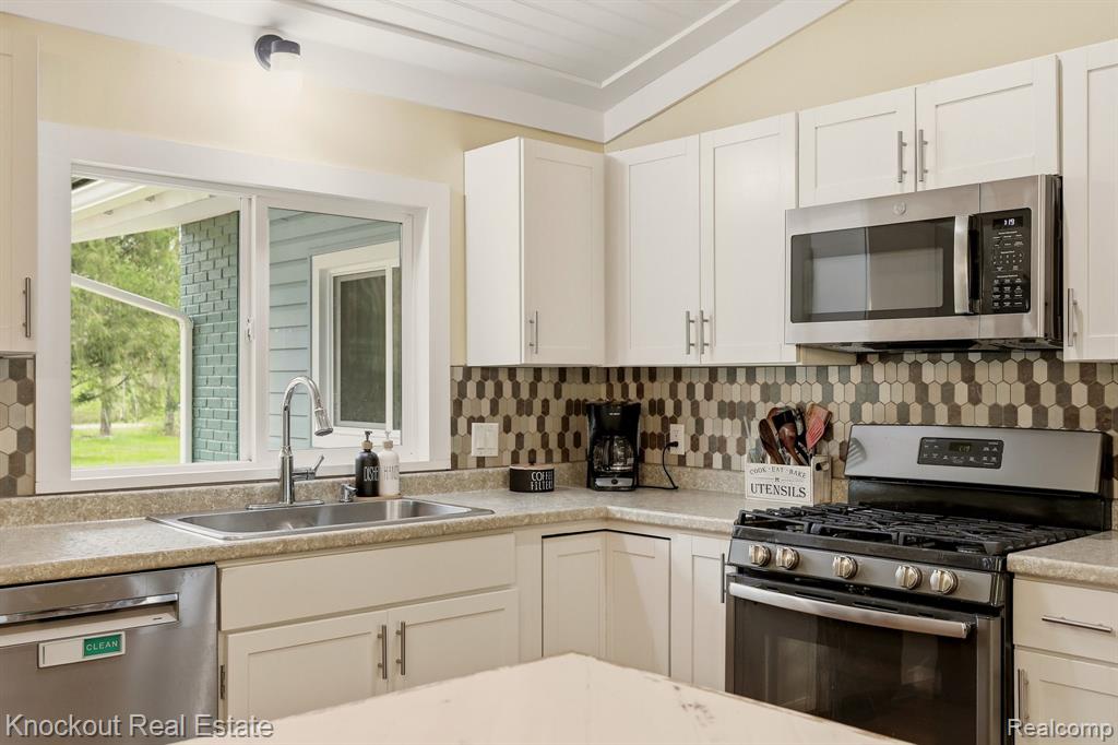 12452 Canada Road Birch Run, MI 48415 - Photo 20 of 78