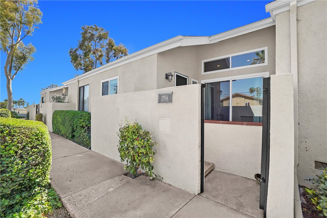 2956 Haddonfield Loop Fullerton, CA 92831 - Photo 2 of 41
