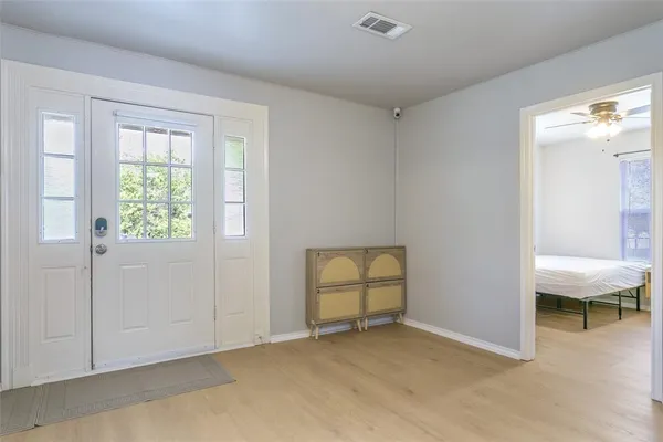 $750 | 107 South Crawford Street, Unit 2, Denton, TX 76205