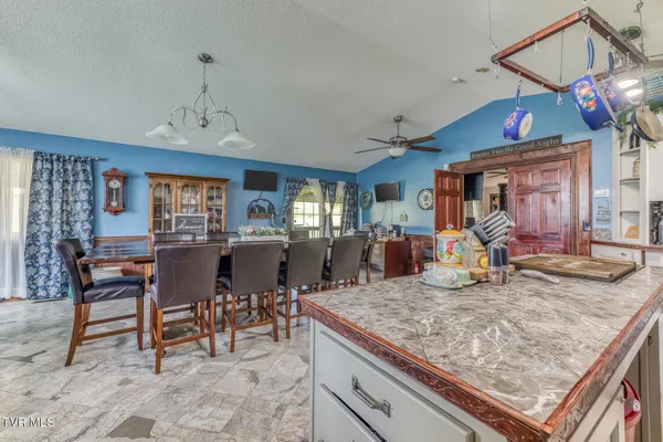 $569,500 | 1436 Charity Hill Road, Elizabethton, TN 37643