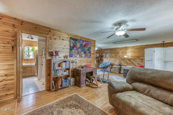 $569,500 | 1436 Charity Hill Road, Elizabethton, TN 37643