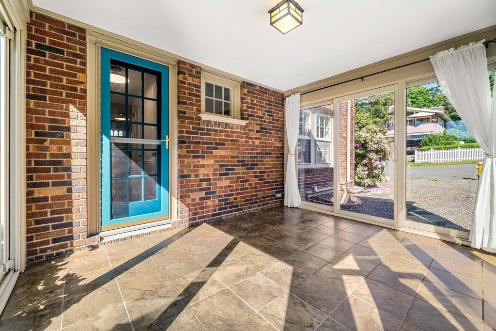 3 Vassar Road Marblehead, MA 01945 - Photo 10 of 29