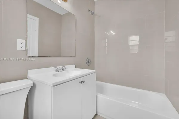 $1,750 | 2130 Bay Drive, Unit 4, Miami Beach, FL 33141