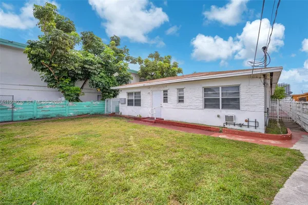 $1,750 | 2130 Bay Drive, Unit 4, Miami Beach, FL 33141