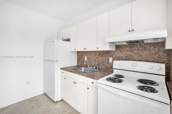 $1,750 | 2130 Bay Drive, Unit 4, Miami Beach, FL 33141