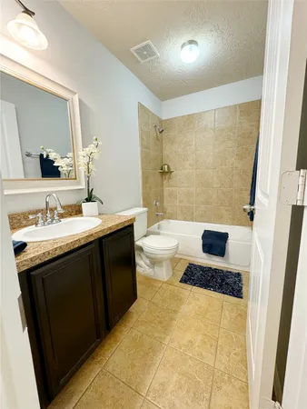 $1,900 | 2146 Tandy Park Way, Houston, TX 77047