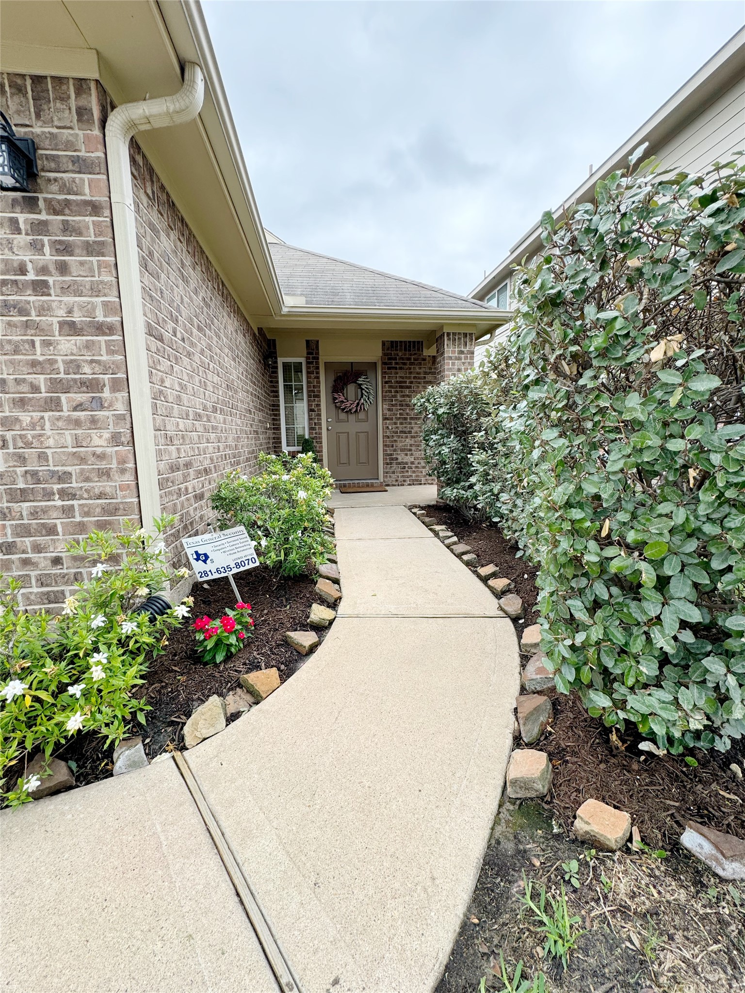2146 Tandy Park Way Houston, TX 77047 - Photo 2 of 24