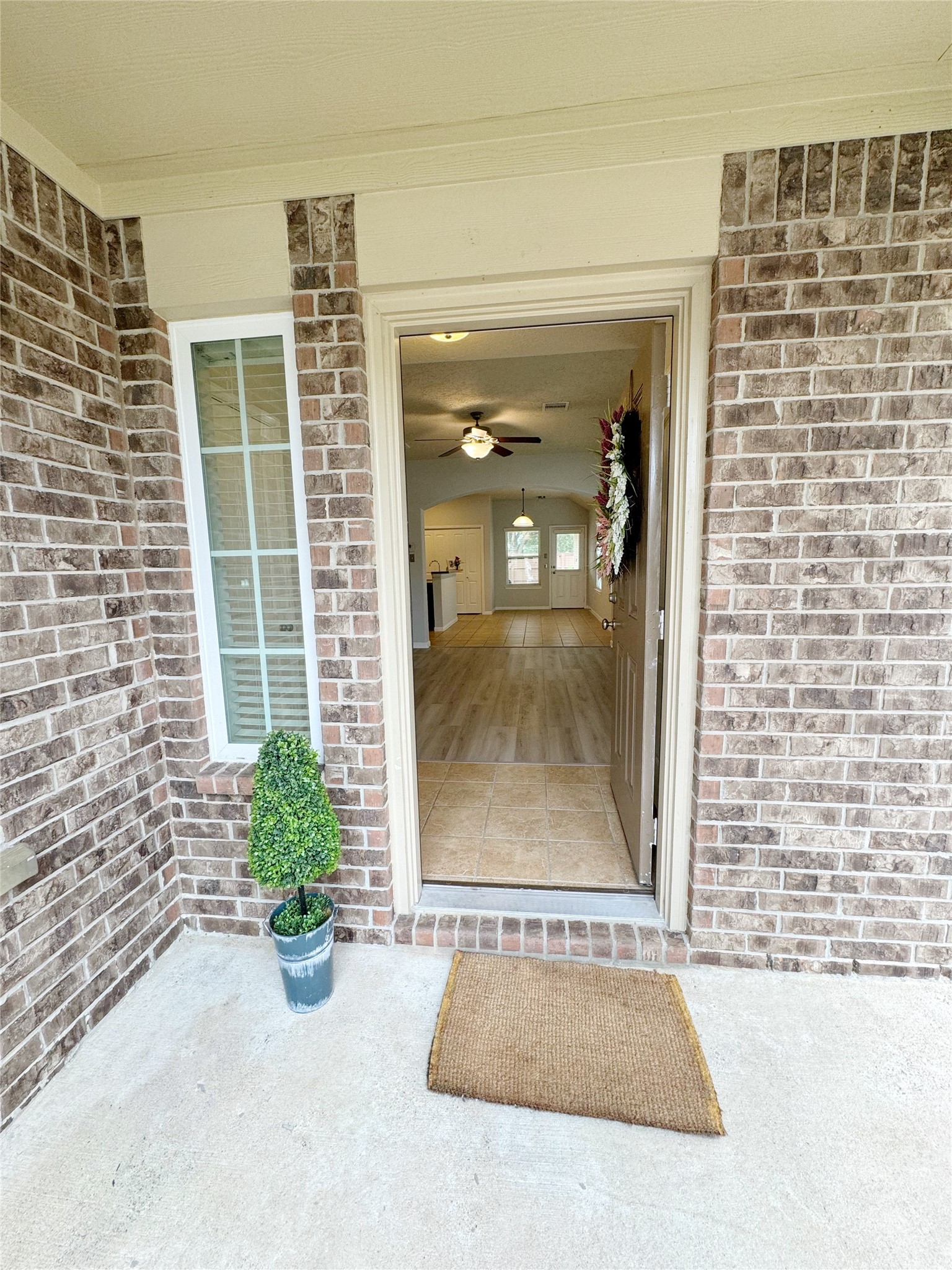 2146 Tandy Park Way Houston, TX 77047 - Photo 3 of 24