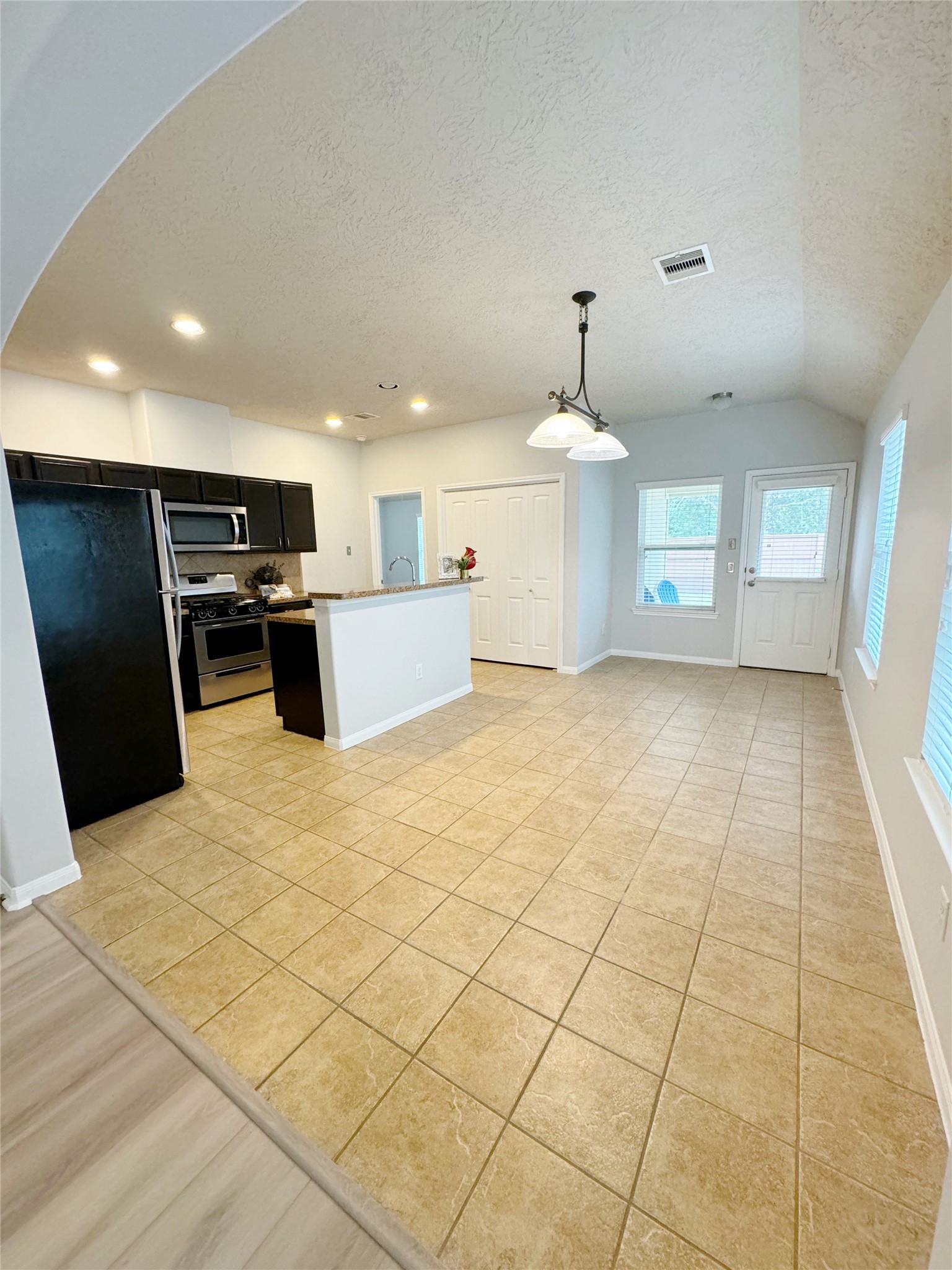 2146 Tandy Park Way Houston, TX 77047 - Photo 5 of 24